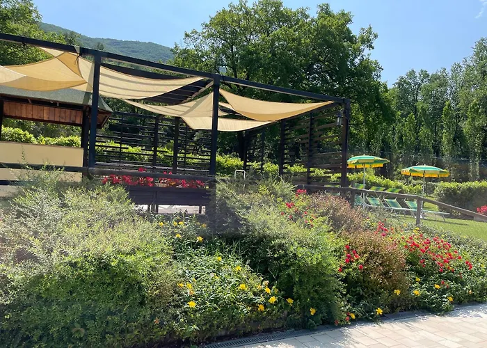 Cerqua Rosara Residence