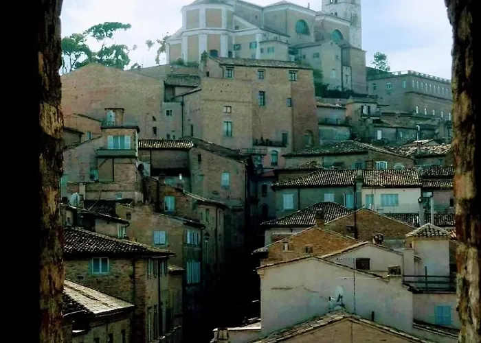 Casa Vacanze Nel Centro Storico Di Fermo Happy Song